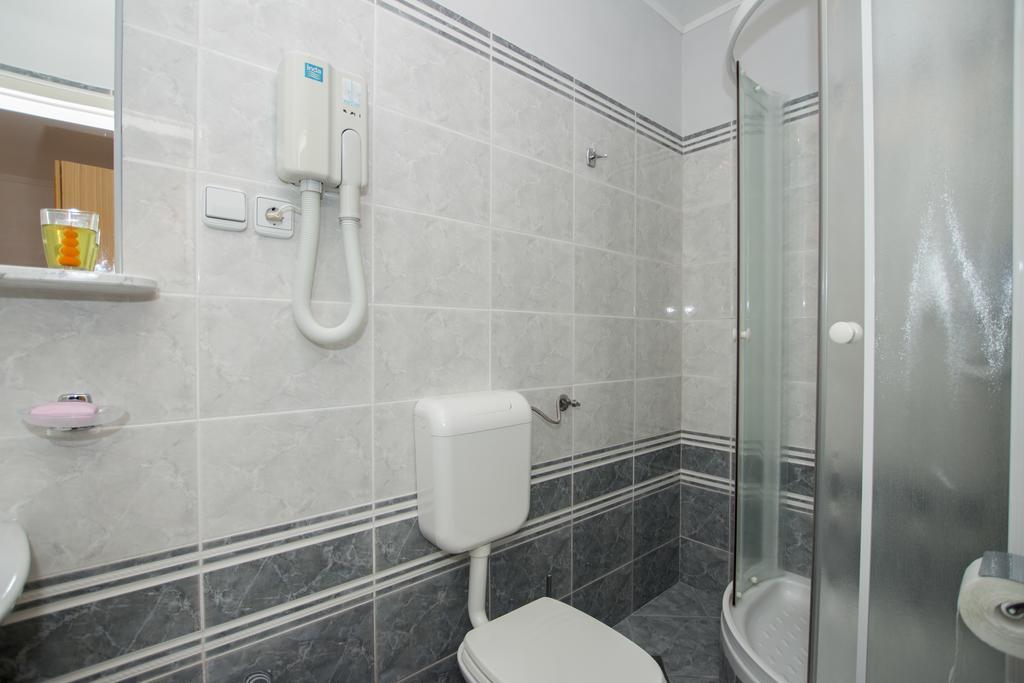 Radovcic Apartments And Rooms Trsteno Ngoại thất bức ảnh