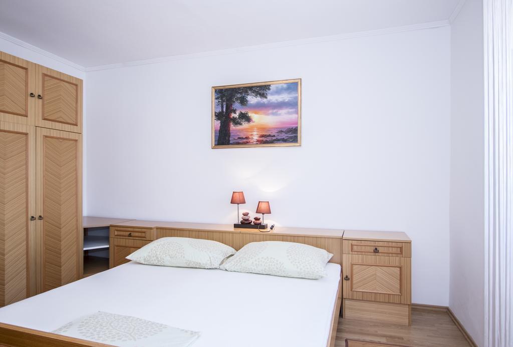 Radovcic Apartments And Rooms Trsteno Ngoại thất bức ảnh