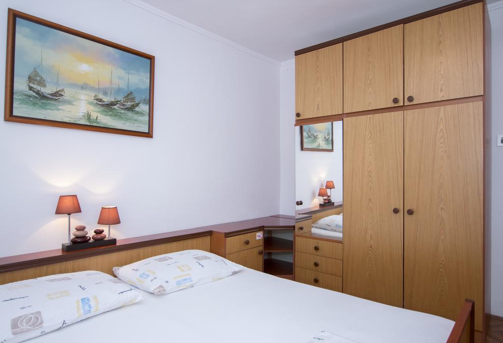 Radovcic Apartments And Rooms Trsteno Ngoại thất bức ảnh